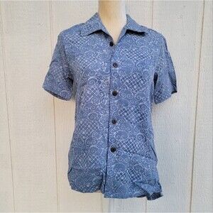 go fish clothing printed button down shirt womens size xs.